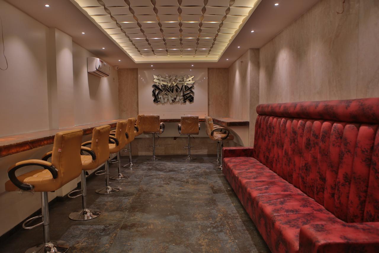 Hotel K P Pride Jalgaon Exteriör bild